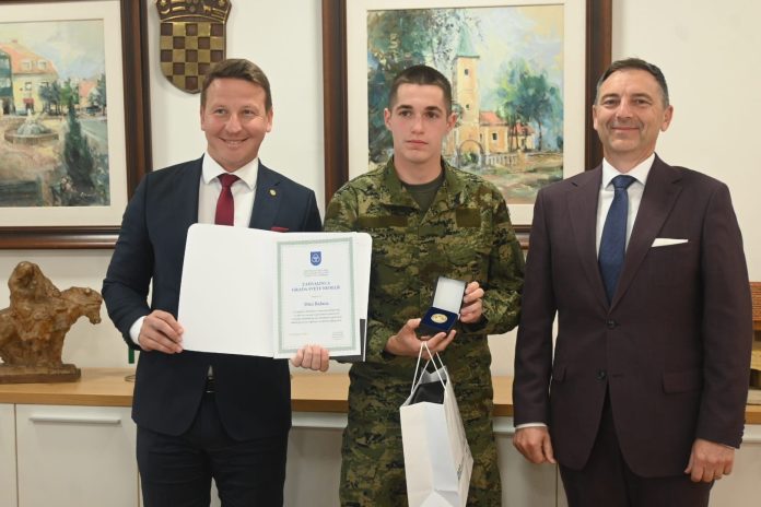 gradonačelnik, Dino i zamjenik gradon.